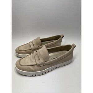 Anne Klein Penny Loafers Beige size 7.5 Faux Suede GUC
